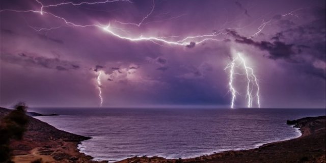 crete-lightning1